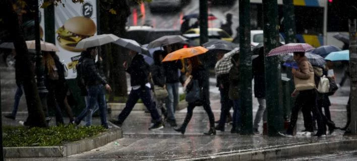 Σφοδρή καταιγίδα στην Αττική – Προβλήματα στην κυκλοφορία